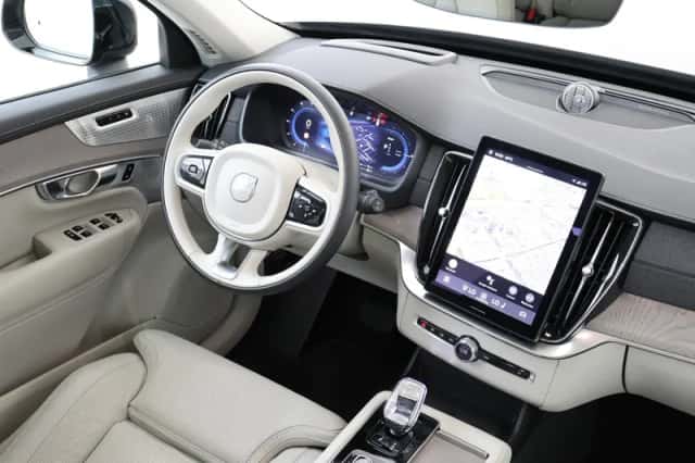 Volvo XC90 (2025) thumbnail 5