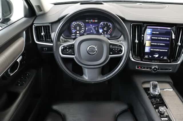 Volvo V90 (2021) thumbnail 1