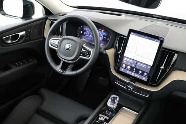 Volvo XC60 (2025) thumbnail 5