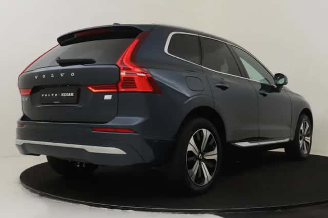 Volvo XC60 (2024) thumbnail 2