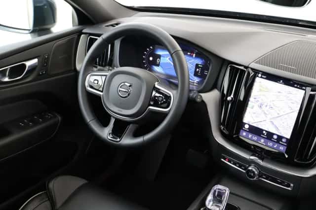 Volvo XC60 (2024) thumbnail 5
