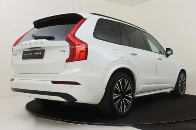 Volvo XC90 (2024) thumbnail 2