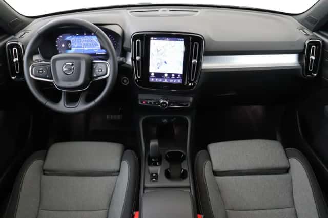 Volvo XC40 (2026) thumbnail 3