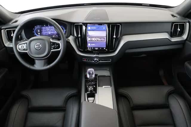 Volvo XC60 (2025) thumbnail 3