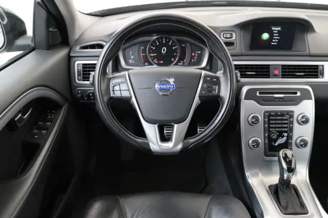 Volvo V70 (2015) thumbnail 1