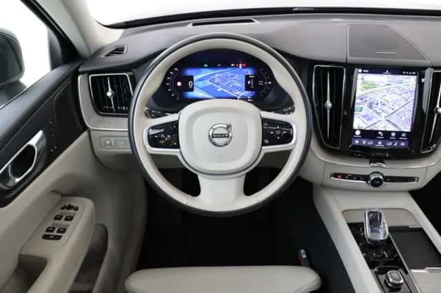 Volvo XC60 (2021) thumbnail 1