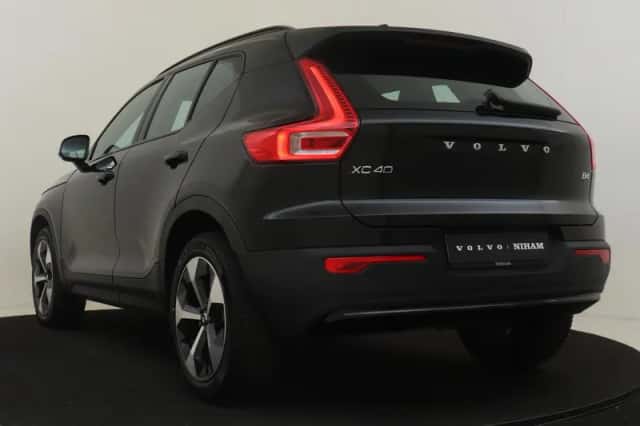 Volvo XC40 (2025) thumbnail 4