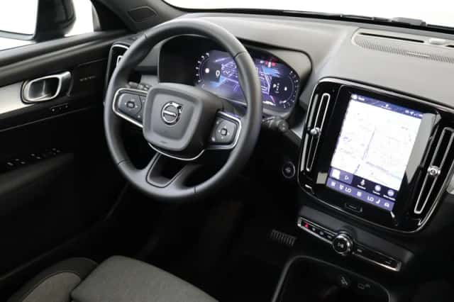 Volvo XC40 (2025) thumbnail 5