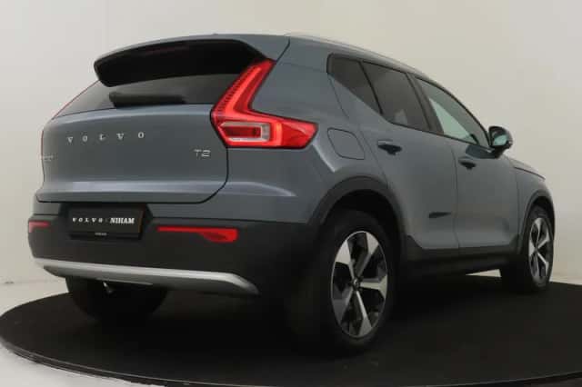 Volvo XC40 (2022) thumbnail 2