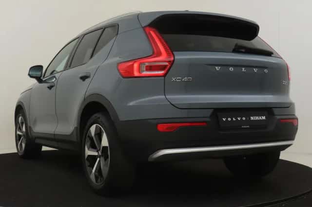 Volvo XC40 (2022) thumbnail 4