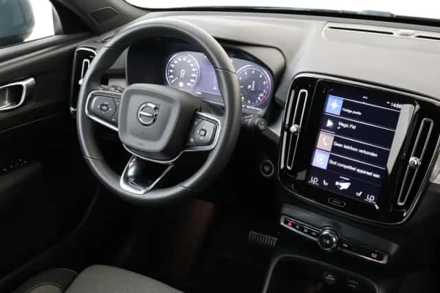 Volvo XC40 (2022) thumbnail 5