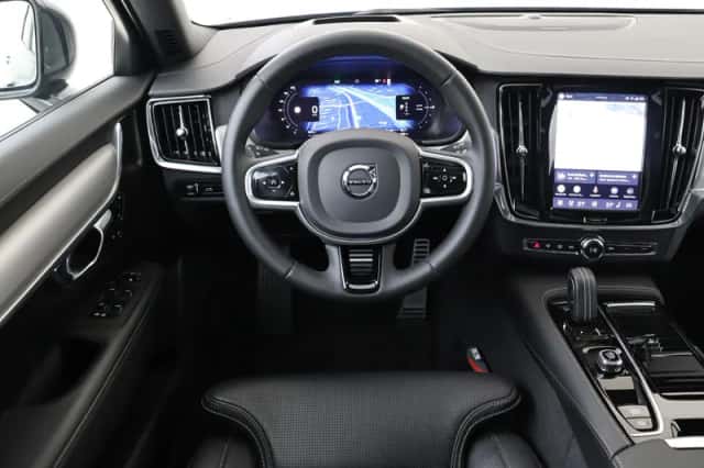 Volvo V90 (2021) thumbnail 1