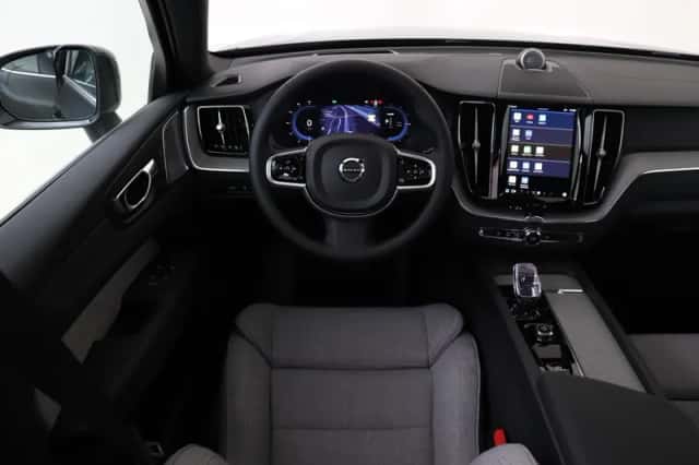 Volvo XC60 (2025) thumbnail 1