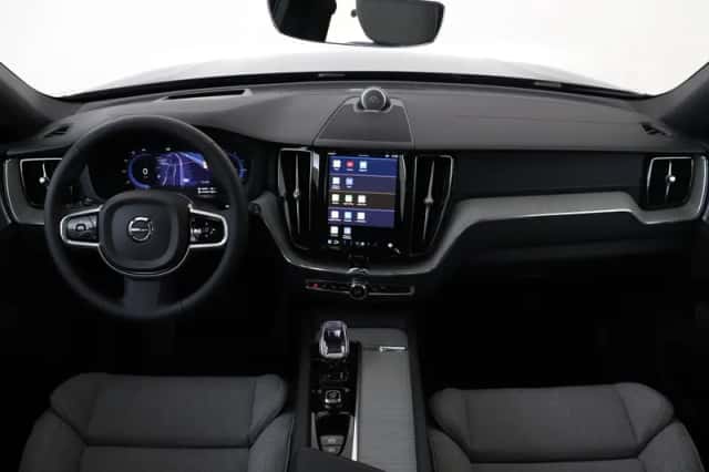 Volvo XC60 (2025) thumbnail 3