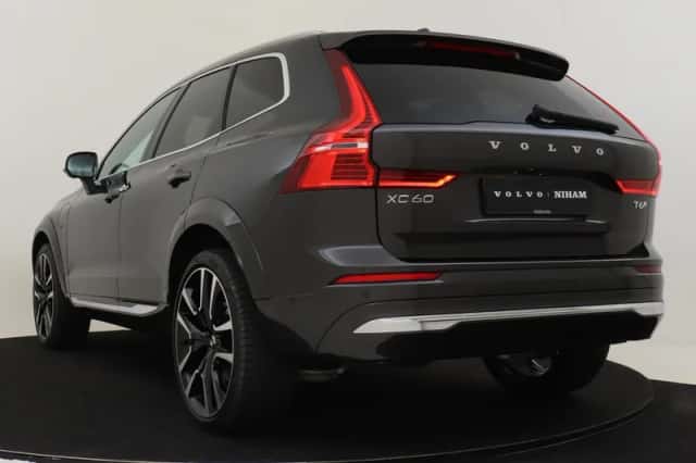 Volvo XC60 (2025) thumbnail 4