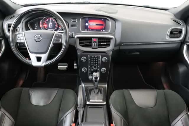 Volvo V40 (2019) thumbnail 3