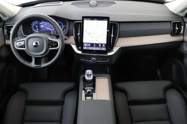 Volvo XC90 (2025) thumbnail 3