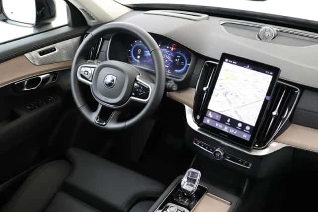 Volvo XC90 (2025) thumbnail 5