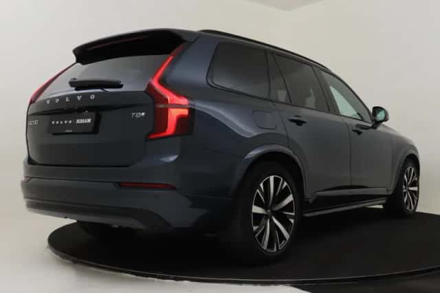 Volvo XC90 (2025) thumbnail 3