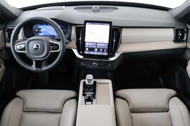 Volvo XC90 (2025) thumbnail 4