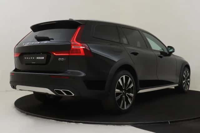 Volvo V60 (2021) thumbnail 2
