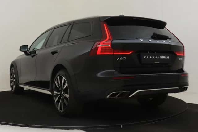 Volvo V60 (2021) thumbnail 4