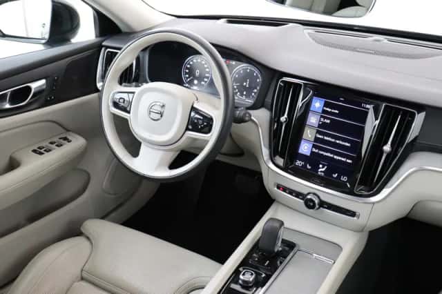 Volvo V60 (2021) thumbnail 5