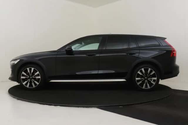 Volvo V60 (2021) thumbnail 6