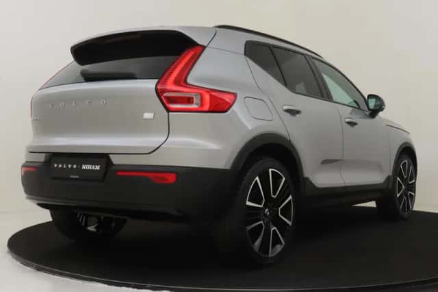 Volvo XC40 (2022) thumbnail 2