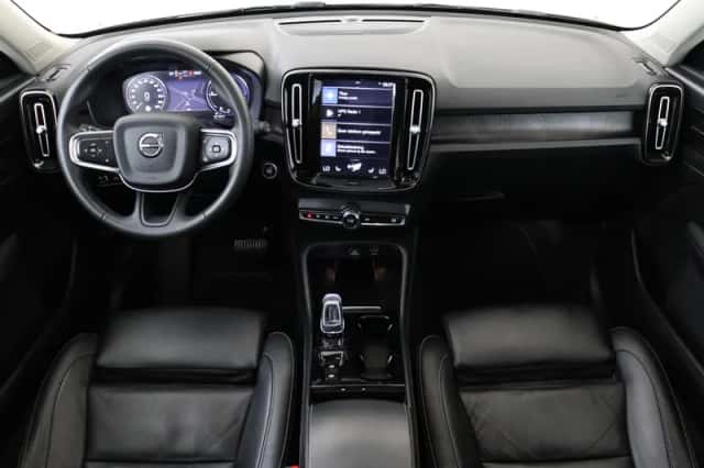 Volvo XC40 (2022) thumbnail 3