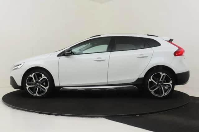 Volvo V40 (2019) thumbnail 6