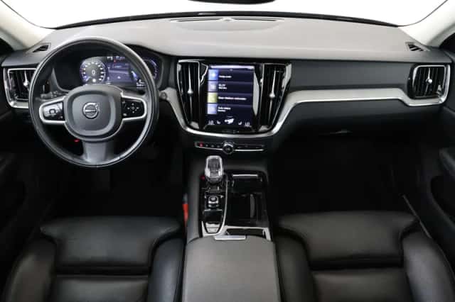 Volvo V60 (2022) thumbnail 3