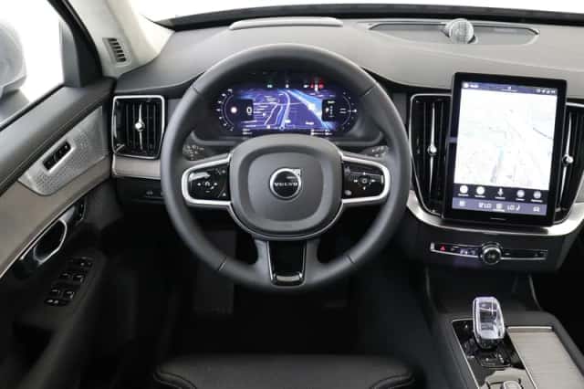 Volvo XC90 (2025) thumbnail 1