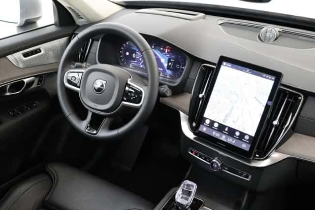 Volvo XC90 (2025) thumbnail 5