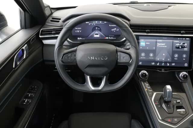 Lynk & Co 01 (2024) thumbnail 1