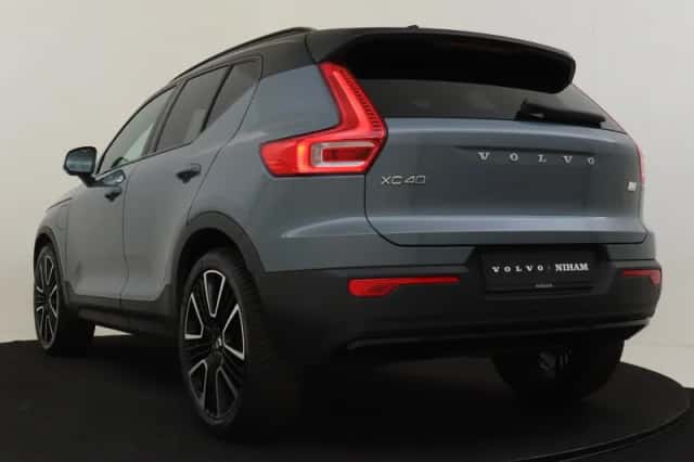 Volvo XC40 (2021) thumbnail 4