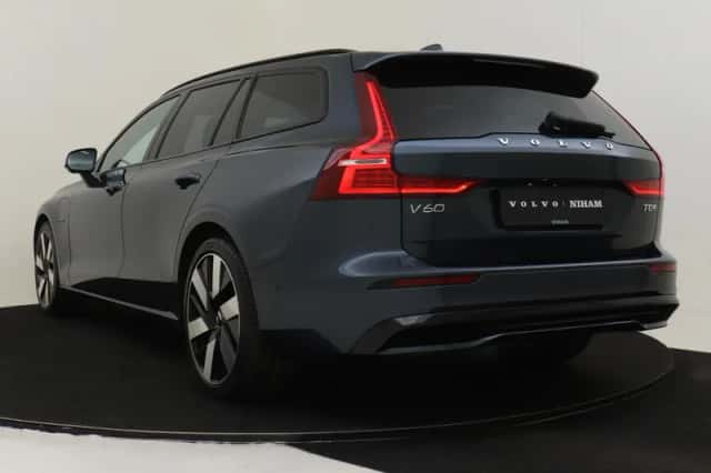 Volvo V60 (2025) thumbnail 4
