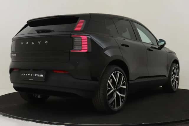 Volvo EX30 (2025) thumbnail 2