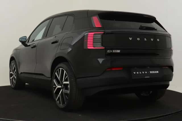 Volvo EX30 (2025) thumbnail 4
