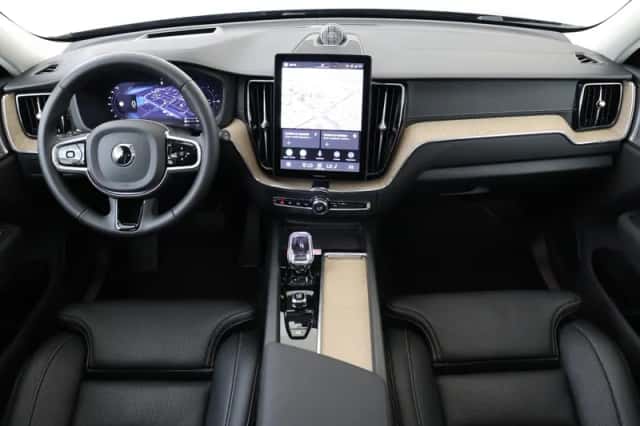 Volvo XC60 (2025) thumbnail 3