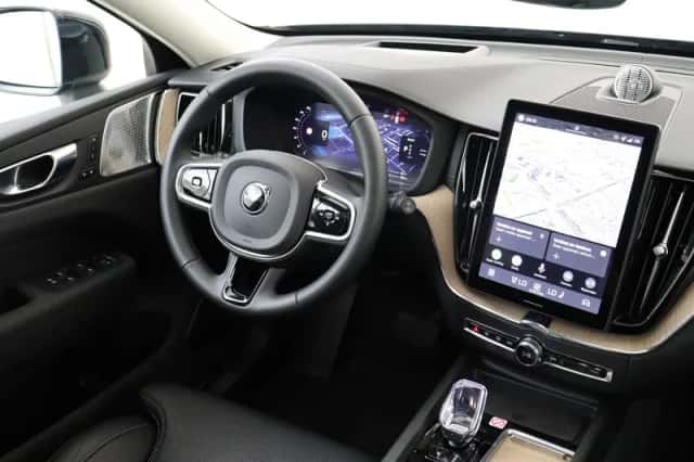 Volvo XC60 (2025) thumbnail 5