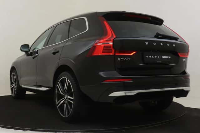 Volvo XC60 (2022) thumbnail 4