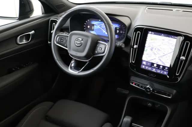 Volvo XC40 (2023) thumbnail 5