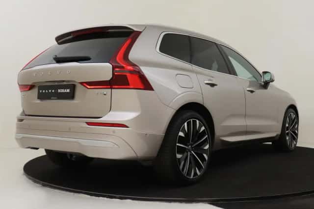 Volvo XC60 (2025) thumbnail 2