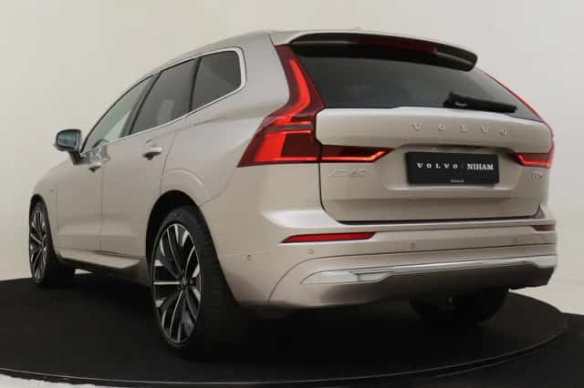 Volvo XC60 (2025) thumbnail 4