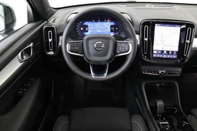 Volvo XC40 (2026) thumbnail 1