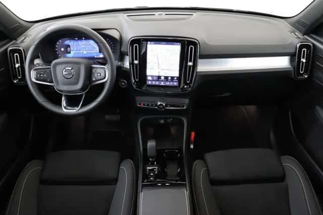 Volvo XC40 (2026) thumbnail 3