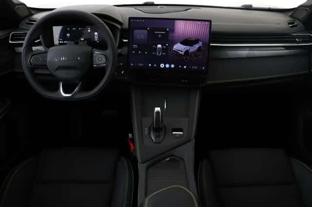Lynk & Co 01 (2025) thumbnail 3