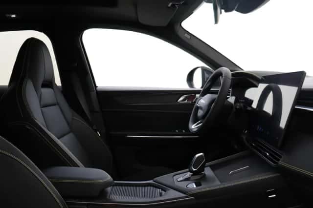 Lynk & Co 01 (2025) thumbnail 7
