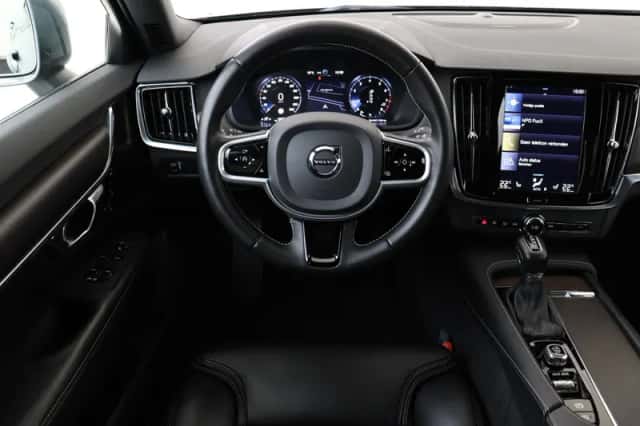 Volvo V90 (2020) thumbnail 1